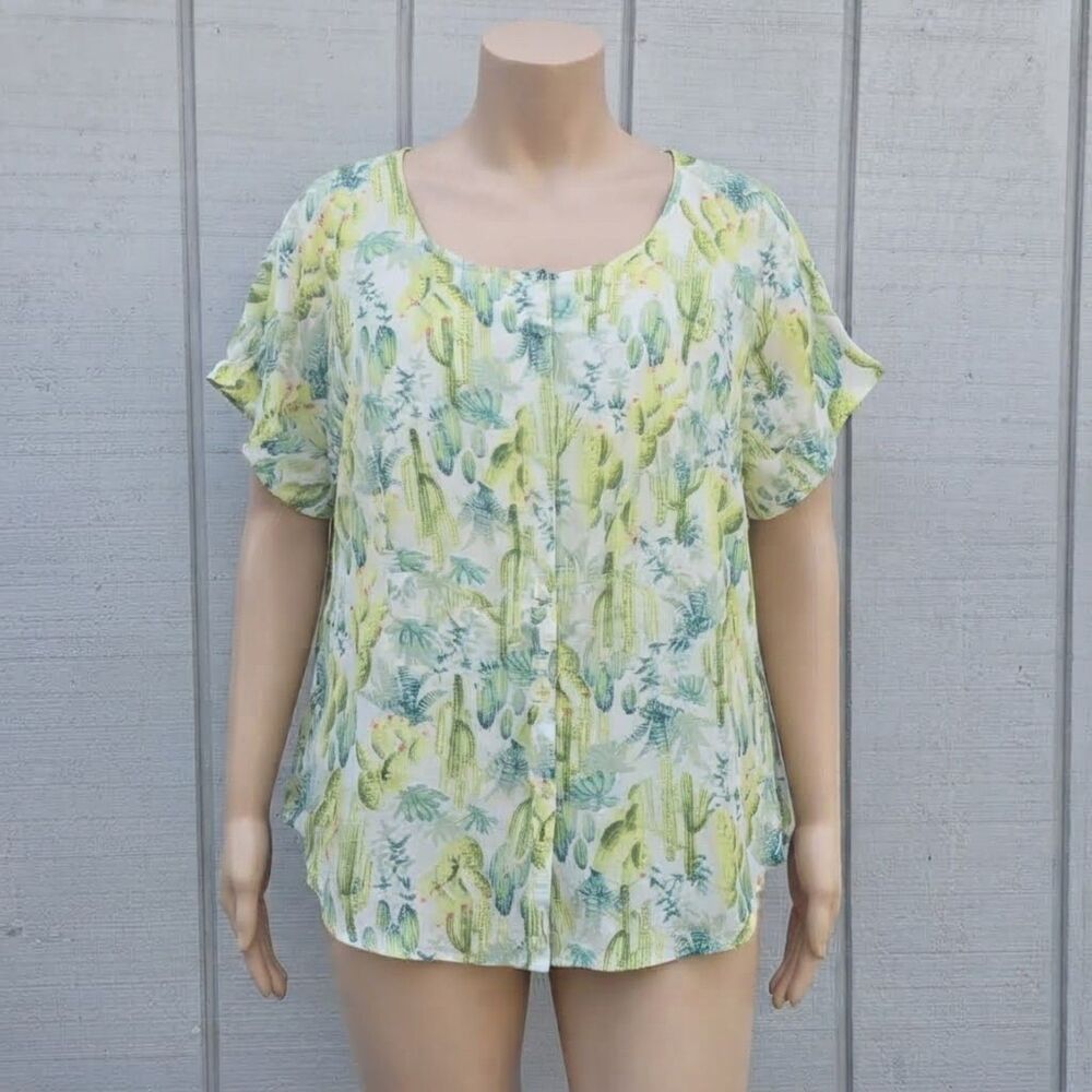 Torrid Women's Cactus Print Georgette Button Back Flutter Sleeve Blouse Size 1